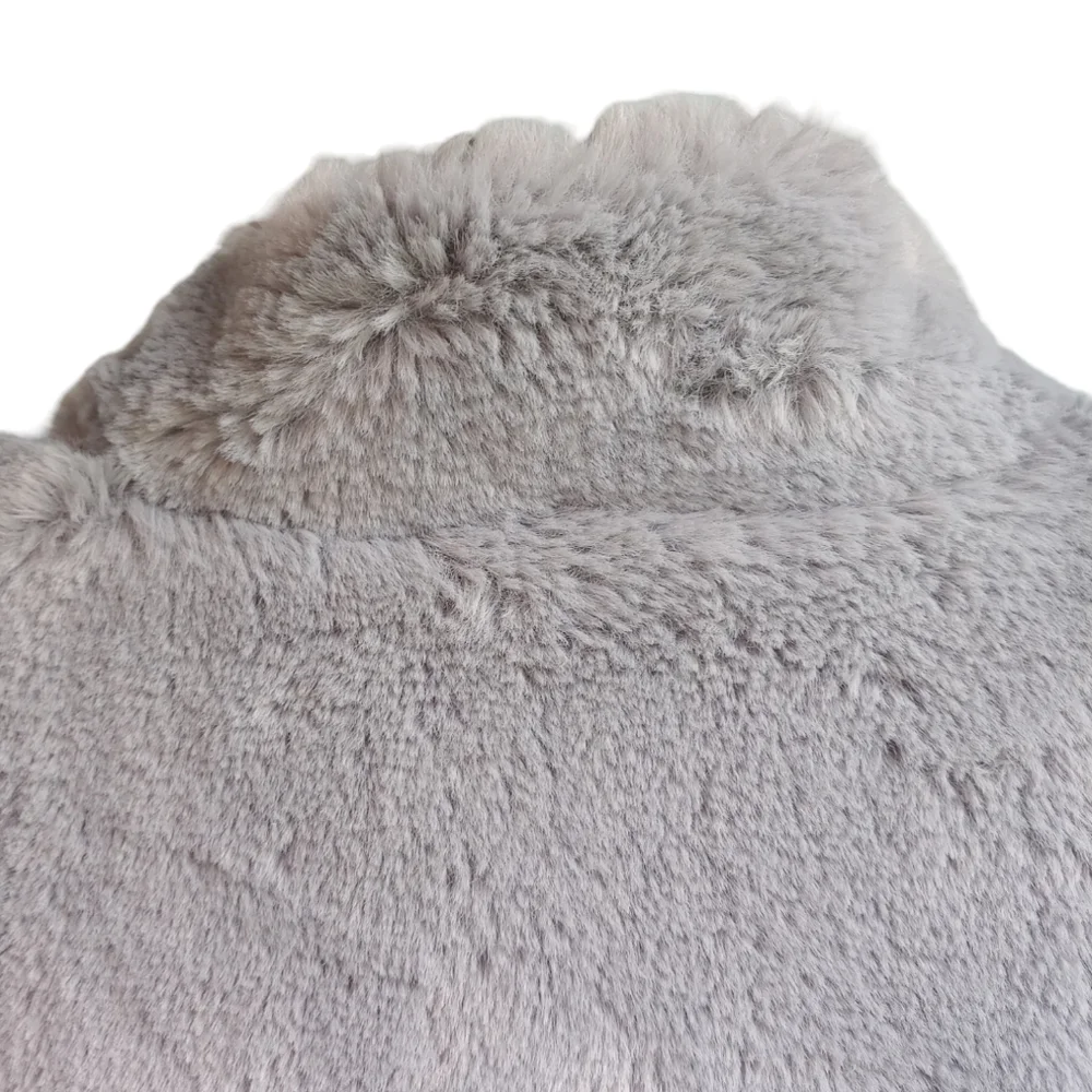 Carmin Women's Gray Faux Fur Vest - Size Large, Soft and Stylish - Picture 10 of 10